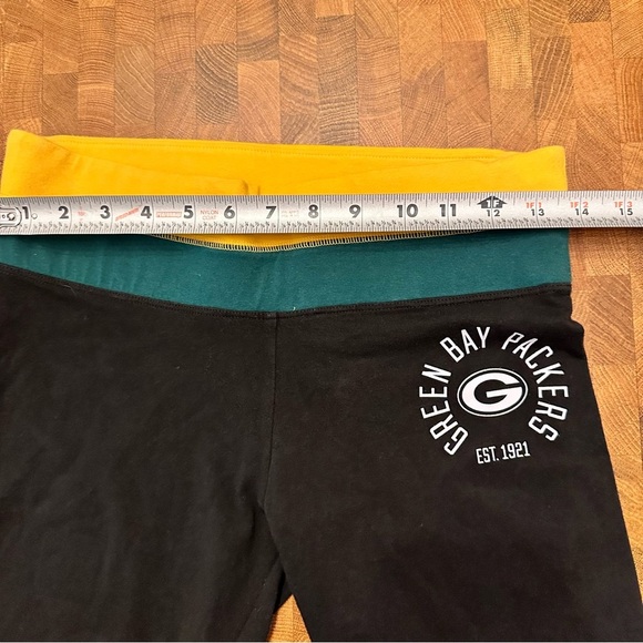 PINK Victoria’s Secret Green Bay packers leggings - Picture 4 of 7